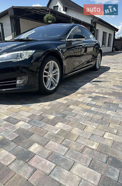 Лифтбек Tesla Model S 2014 в 