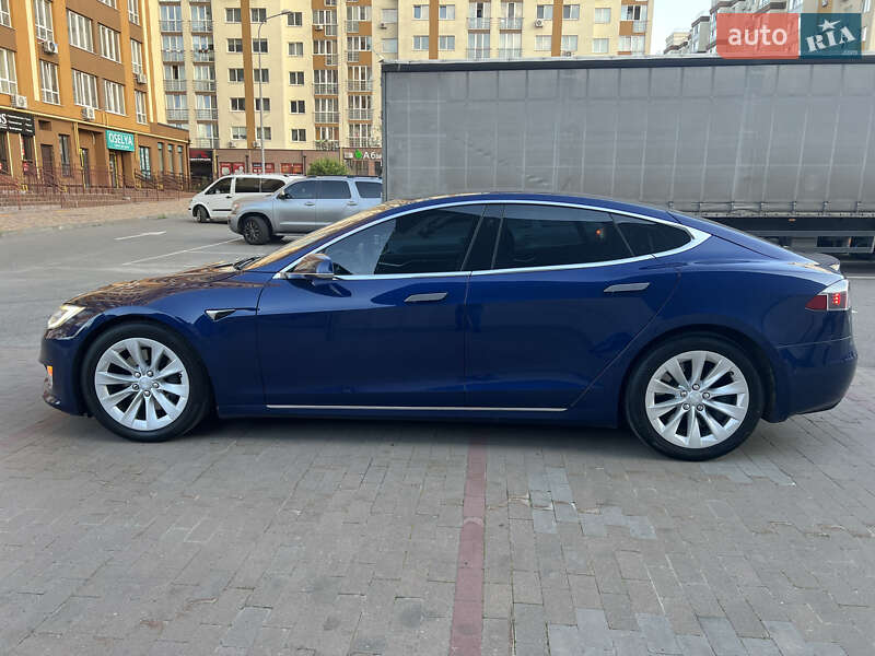 Лифтбек Tesla Model S 2017 в Киеве фото 4 Лифтбек Tesla Model S 2017 в Киеве