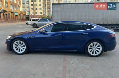 Лифтбек Tesla Model S 2017 в 