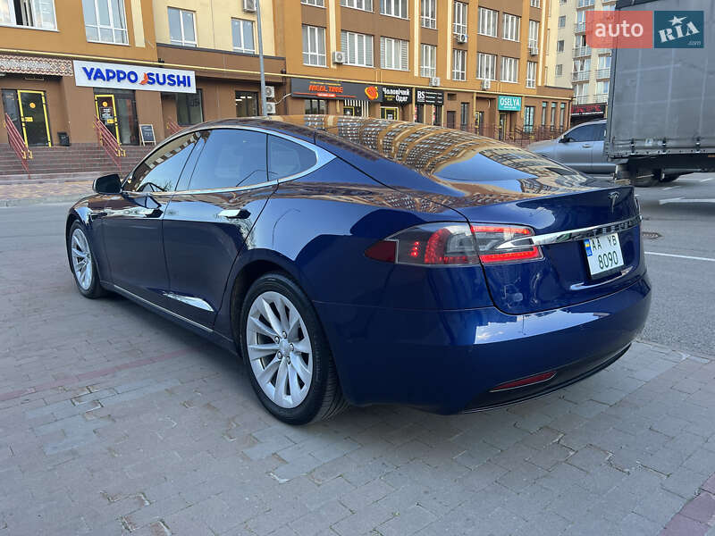 Лифтбек Tesla Model S 2017 в Киеве фото 5 Лифтбек Tesla Model S 2017 в Киеве