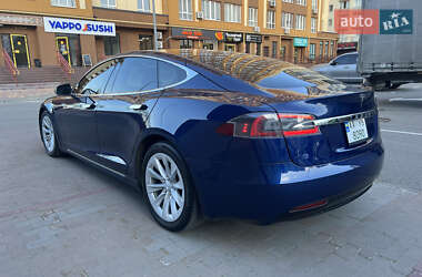 Лифтбек Tesla Model S 2017 в 