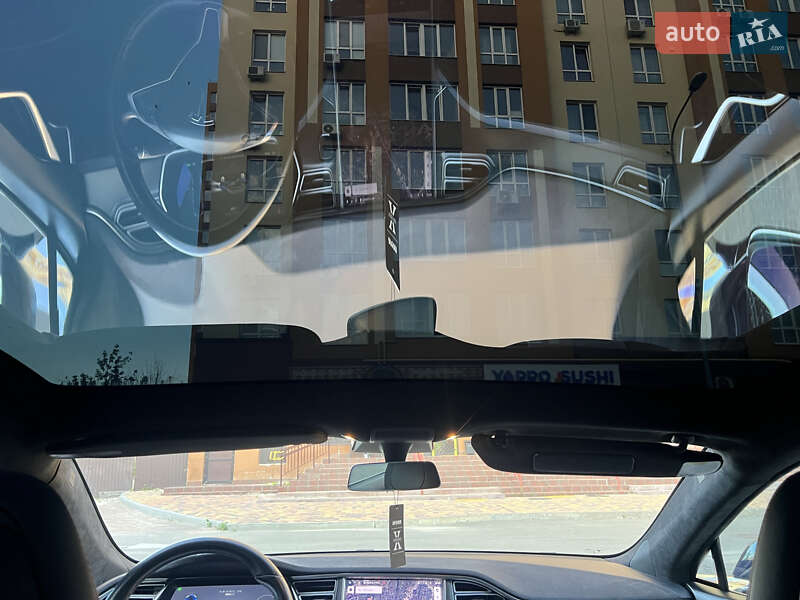 Лифтбек Tesla Model S 2017 в Киеве фото 26 Лифтбек Tesla Model S 2017 в Киеве
