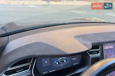 Лифтбек Tesla Model S 2017 в 
