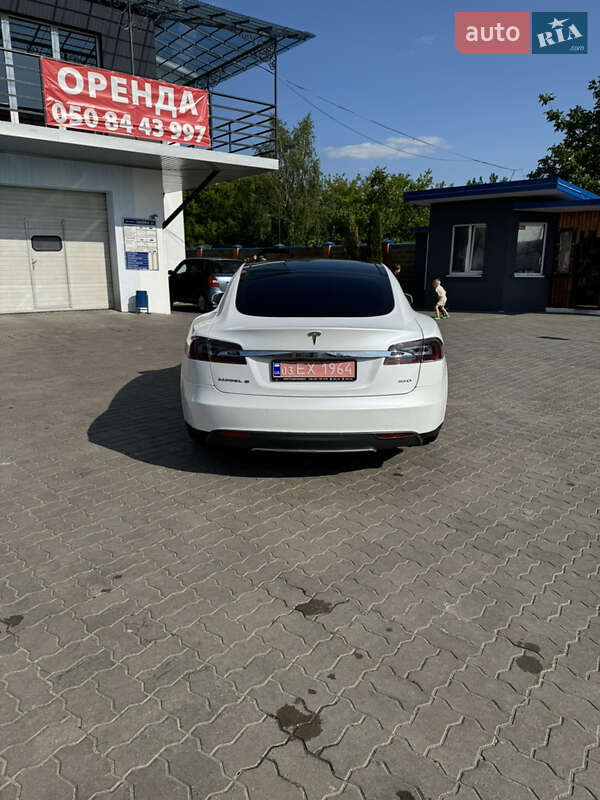 Лифтбек Tesla Model S 2015 в Владимире
