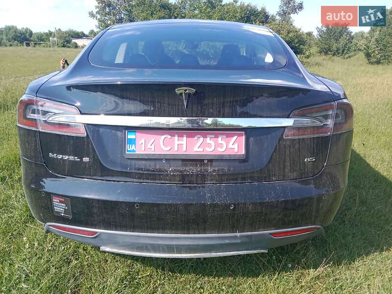 Лифтбек Tesla Model S 2014 в Ивано-Франковске