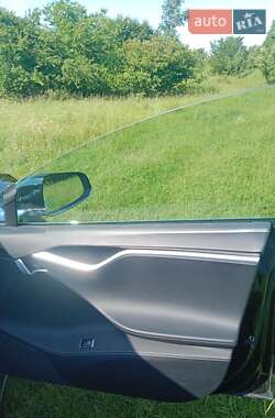 Лифтбек Tesla Model S 2014 в 