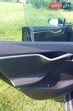 Лифтбек Tesla Model S 2014 в 