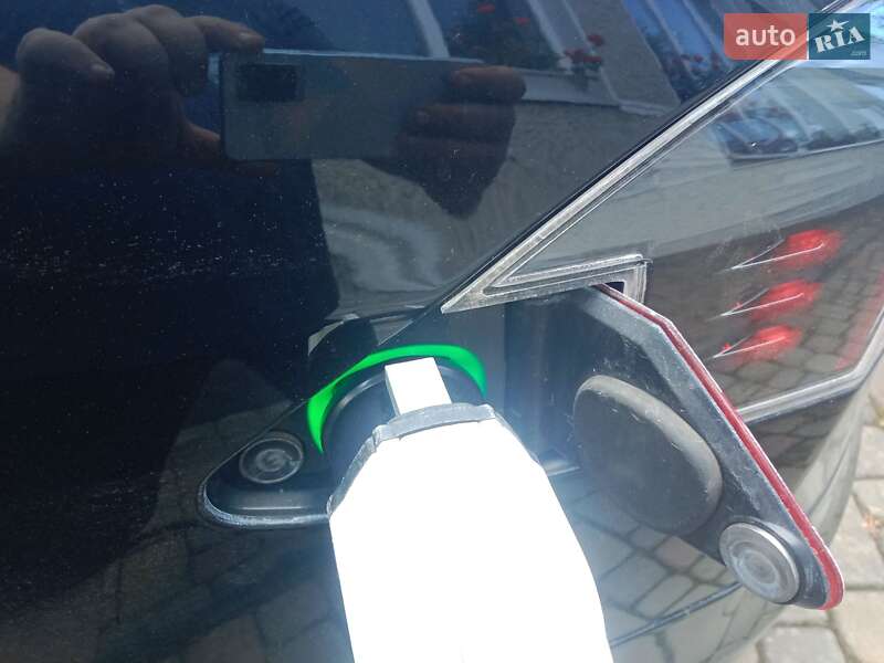 Лифтбек Tesla Model S 2014 в Ивано-Франковске