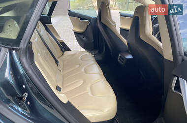 Лифтбек Tesla Model S 2013 в 