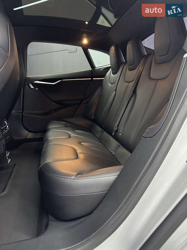 Лифтбек Tesla Model S 2017 в Коломые фото 30 Лифтбек Tesla Model S 2017 в Коломые
