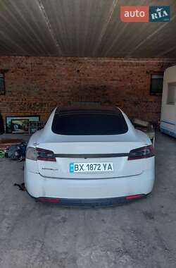 Лифтбек Tesla Model S 2015 в Хмельницком