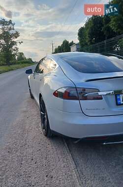 Лифтбек Tesla Model S 2013 в 