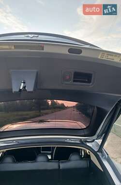 Лифтбек Tesla Model S 2013 в 