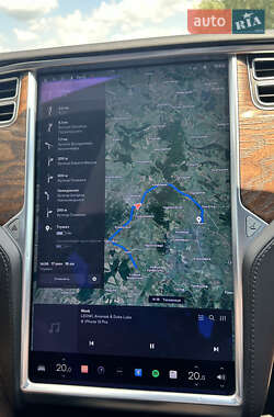 Лифтбек Tesla Model S 2017 в 
