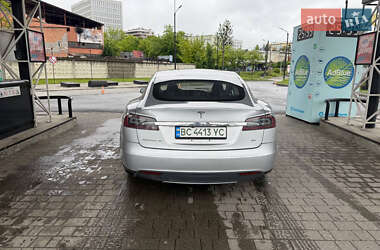 Лифтбек Tesla Model S 2013 в 