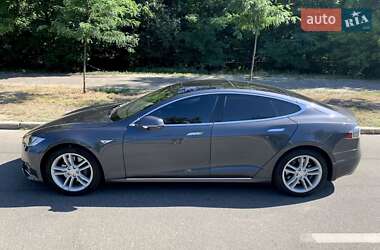 Лифтбек Tesla Model S 2016 в 