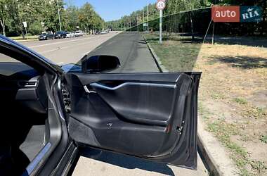 Лифтбек Tesla Model S 2016 в 