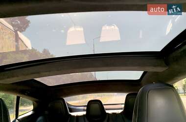 Лифтбек Tesla Model S 2016 в 