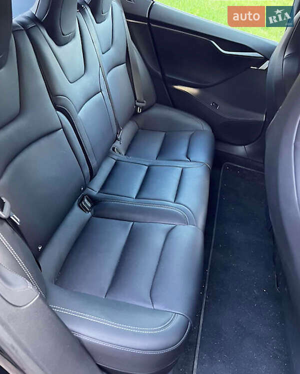 Лифтбек Tesla Model S 2019 в Черкассах