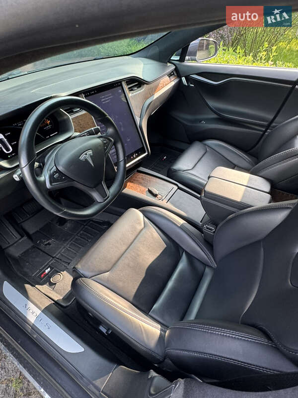 Лифтбек Tesla Model S 2019 в Киеве