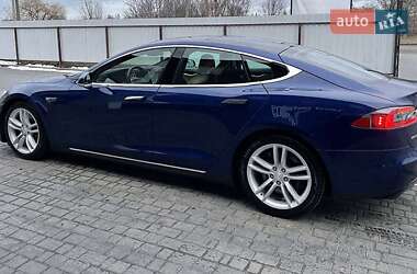 Лифтбек Tesla Model S 2016 в 