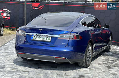 Лифтбек Tesla Model S 2016 в 