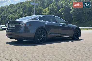 Лифтбек Tesla Model S 2015 в 