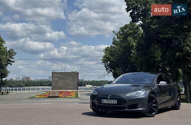 Лифтбек Tesla Model S 2015 в 