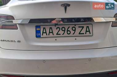 Лифтбек Tesla Model S 2014 в 