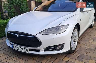 Лифтбек Tesla Model S 2014 в 
