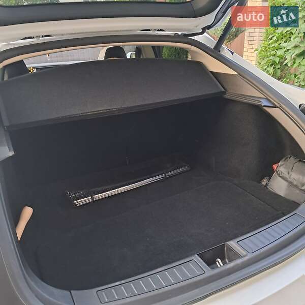 Ліфтбек Tesla Model S 2014 в Вінниці