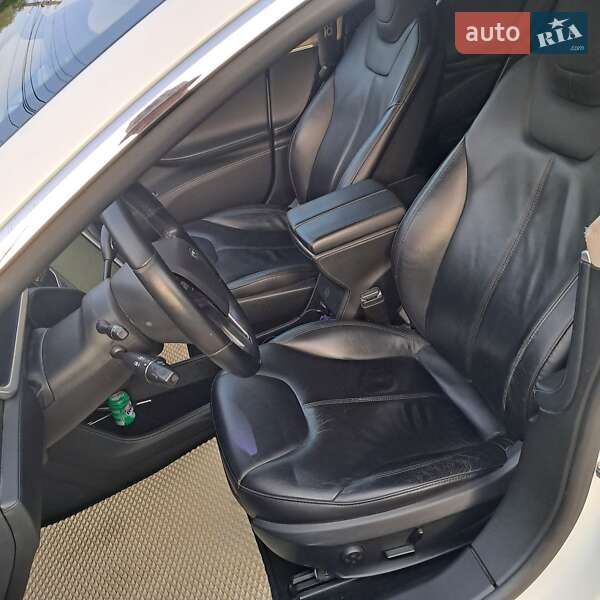Ліфтбек Tesla Model S 2014 в Вінниці