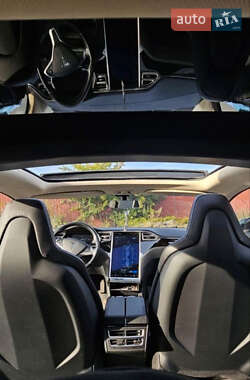 Лифтбек Tesla Model S 2014 в 