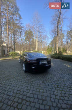 Лифтбек Tesla Model S 2017 в 