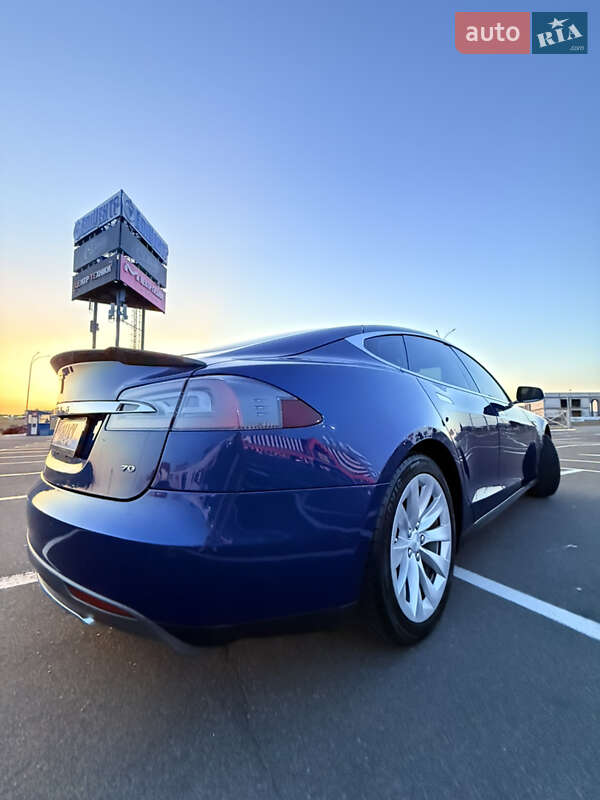 Ліфтбек Tesla Model S 2015 в Одесі