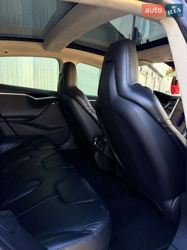 Ліфтбек Tesla Model S 2015 в Одесі