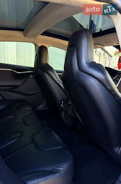 Лифтбек Tesla Model S 2015 в 