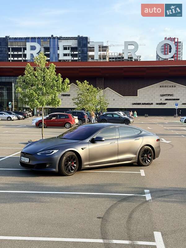 Лифтбек Tesla Model S 2019 в Киеве