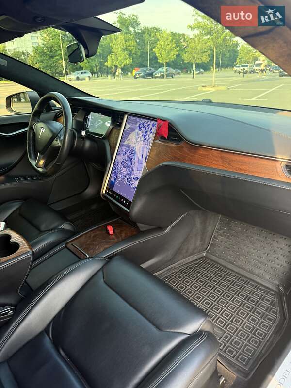 Лифтбек Tesla Model S 2019 в Киеве