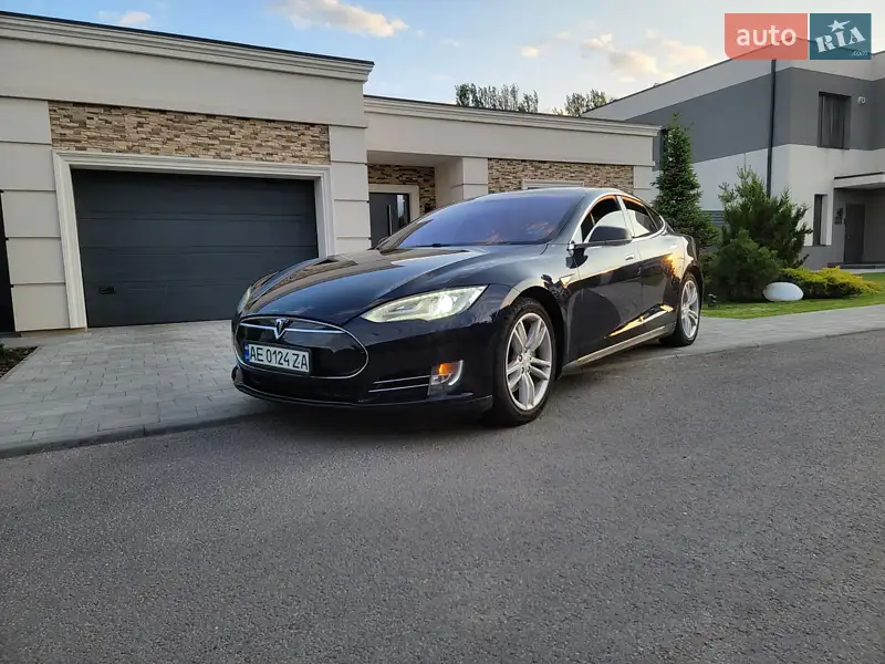 Tesla Model S