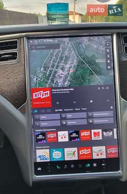 Лифтбек Tesla Model S 2013 в 