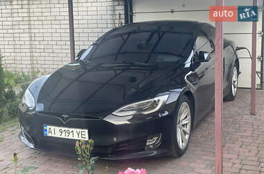 Ліфтбек Tesla Model S 2016 в Києві