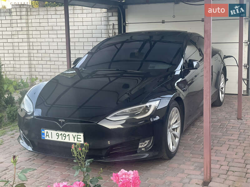 Tesla Model S 2016