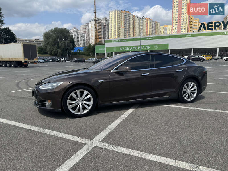 Лифтбек Tesla Model S 2013 в Киеве