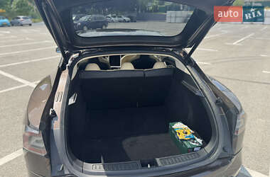 Лифтбек Tesla Model S 2013 в 