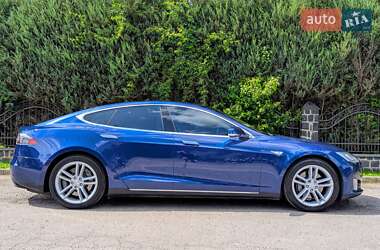 Лифтбек Tesla Model S 2015 в 