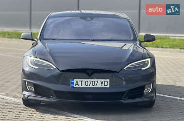 Лифтбек Tesla Model S 2015 в 