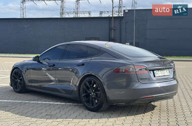 Лифтбек Tesla Model S 2015 в 