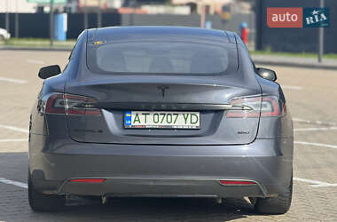 Лифтбек Tesla Model S 2015 в 