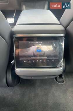 Лифтбек Tesla Model S 2022 в 